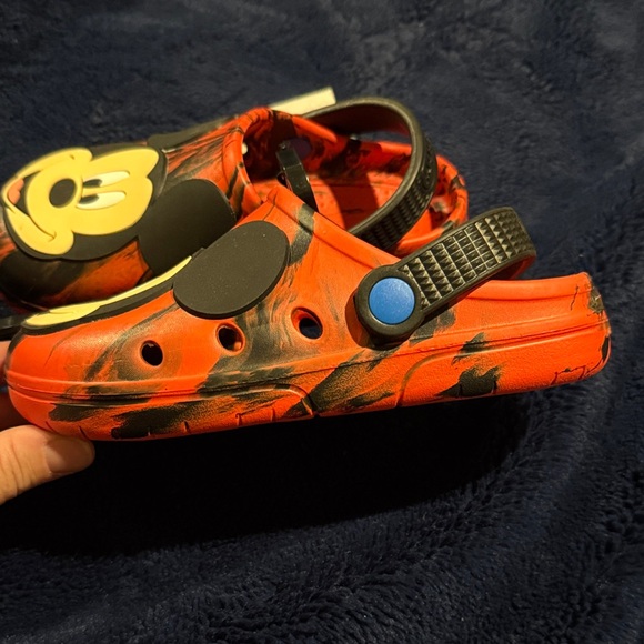 Mickey Mouse Red Clogs - Picture 3 of 7